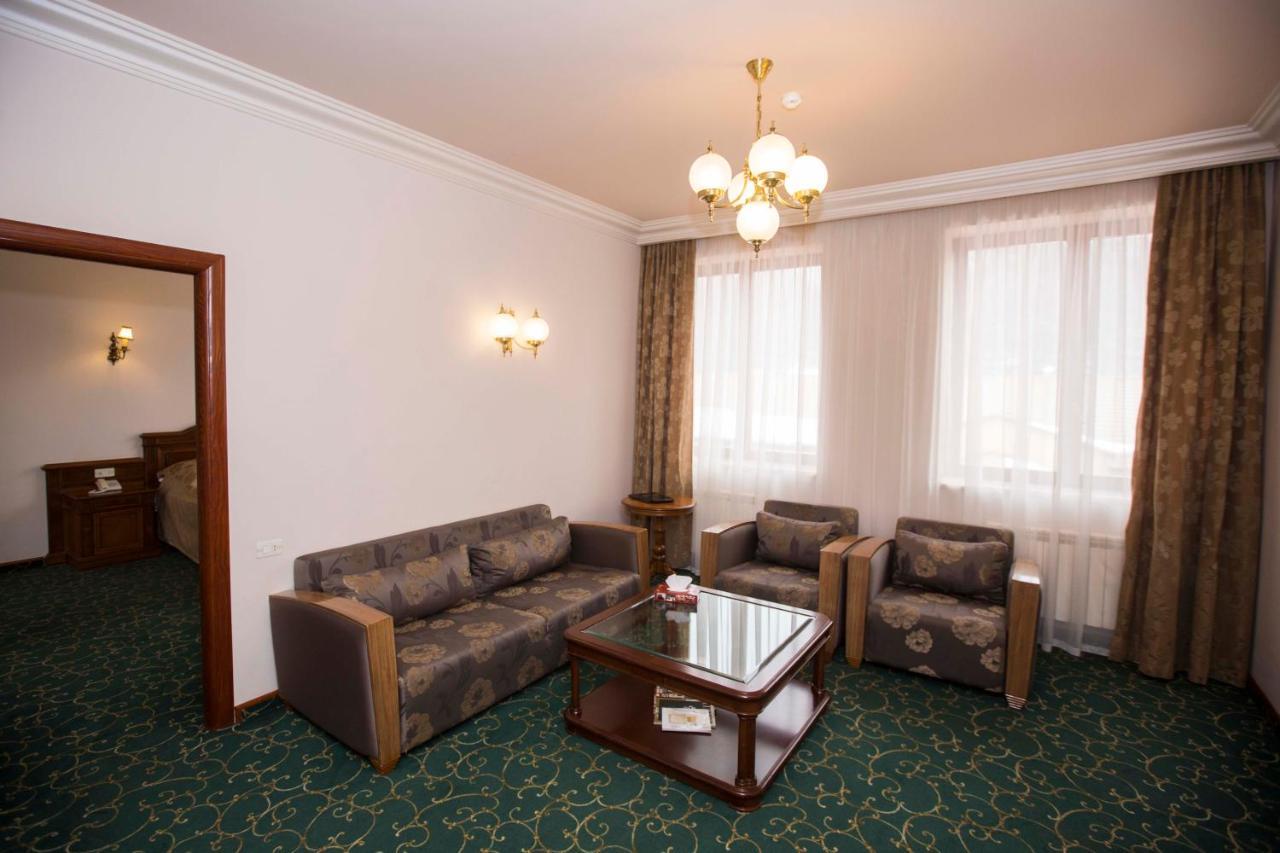 Hotel Russia Tsaghkadzor Exterior photo