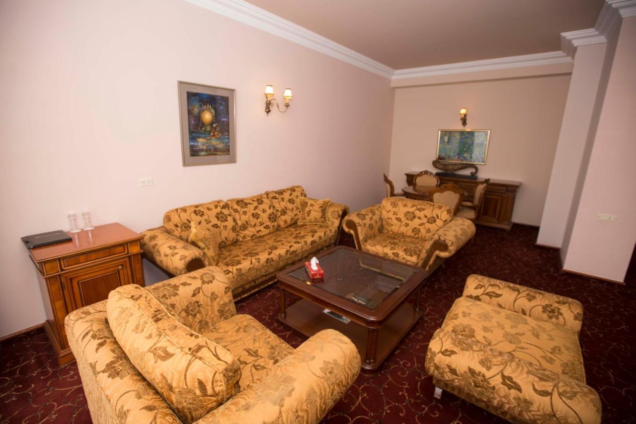 Hotel Russia Tsaghkadzor Exterior photo
